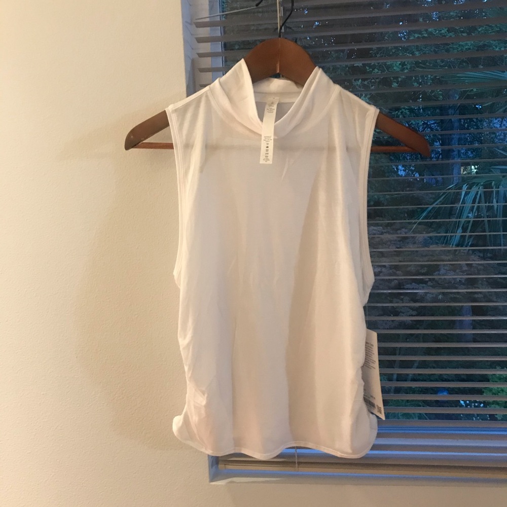 NWT lululemon horizon lightweight tank